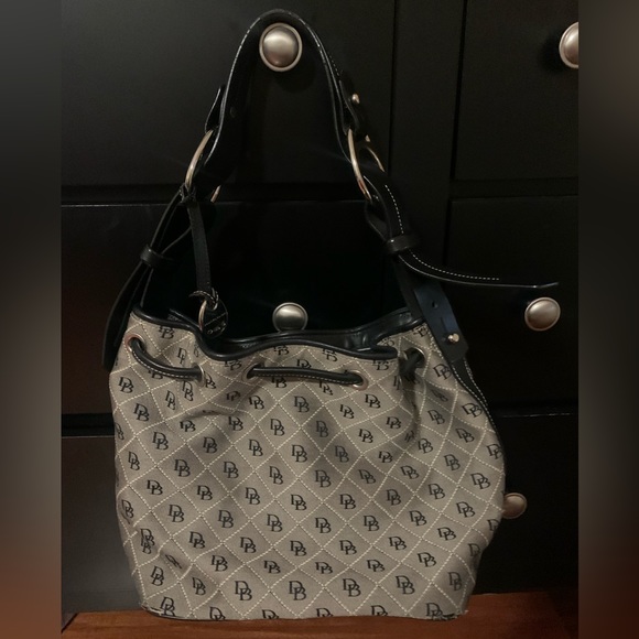 Good condition Dooney and Burke bag. - Picture 4 of 4